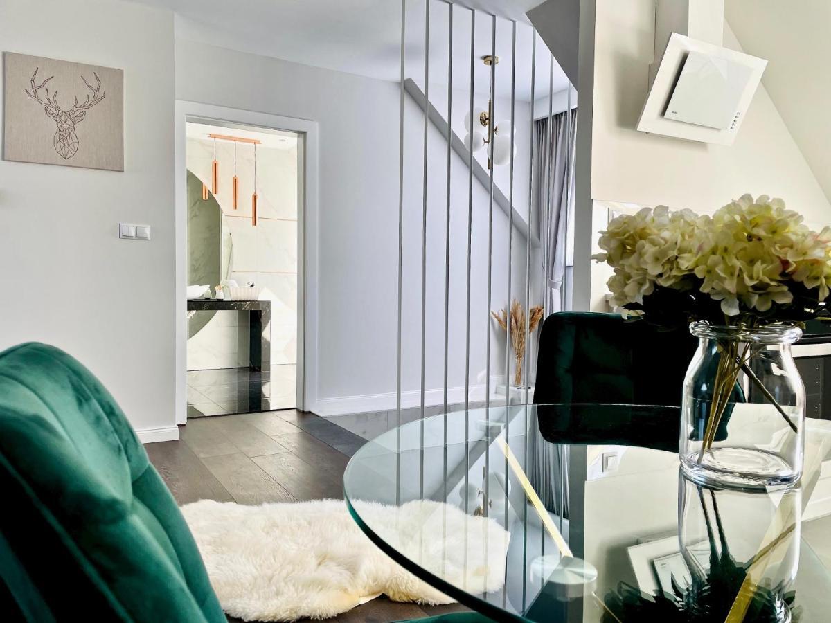 Deerhome Apartment *